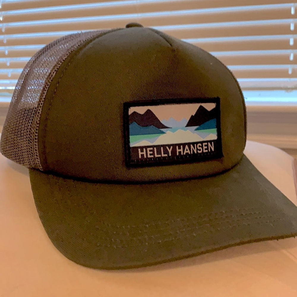 NWT — Helly Hansen Trucker Hat (Forest Nigh)
